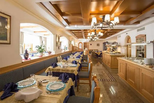 Готель Jan Maria Канацеї