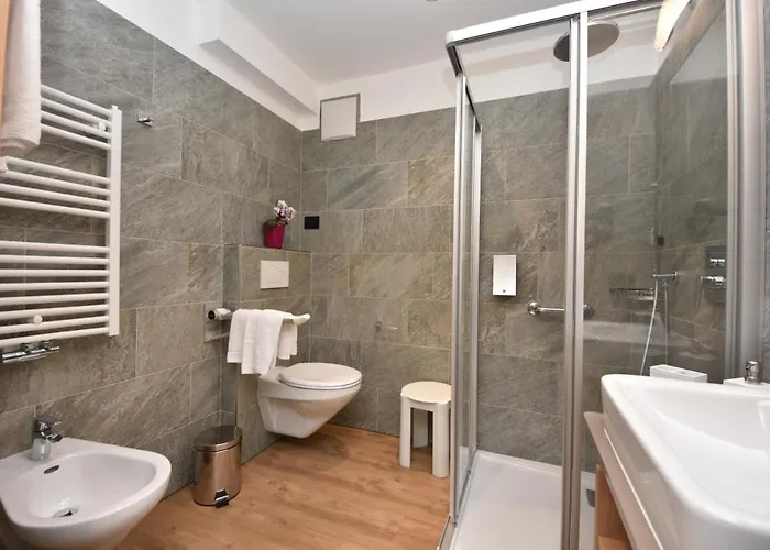 Jan Maria 3* Канацеї